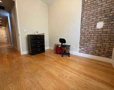 772 Jefferson Street - Photo Thumbnail 8