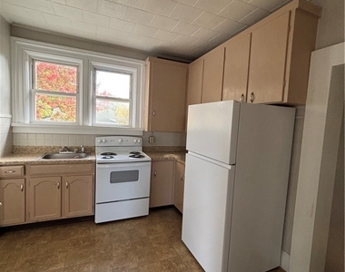309 Mullin Street - Photo Thumbnail 3