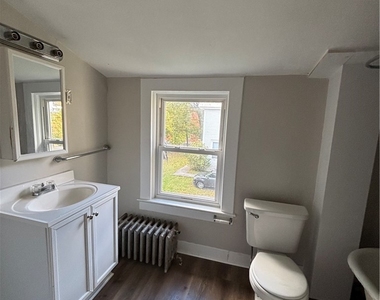 309 Mullin Street - Photo Thumbnail 4