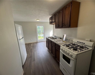 604 Court Street - Photo Thumbnail 3