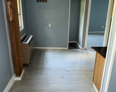8 Greene Street - Photo Thumbnail 8