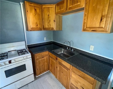 8 Greene Street - Photo Thumbnail 3