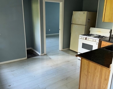 8 Greene Street - Photo Thumbnail 9