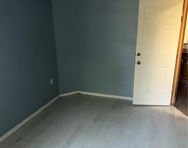8 Greene Street - Photo Thumbnail 1