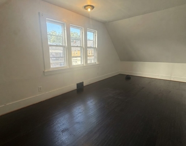 213 Courtland Avenue - Photo Thumbnail 8