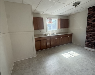 213 Courtland Avenue - Photo Thumbnail 1