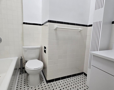 West 72nd Street - Photo Thumbnail 8