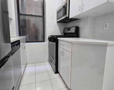 West 72nd Street - Photo Thumbnail 6