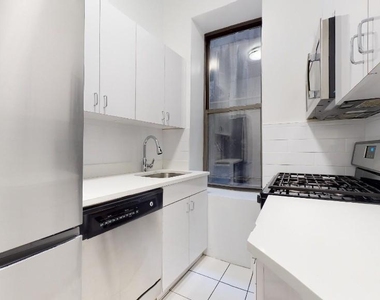 West 72nd Street - Photo Thumbnail 7