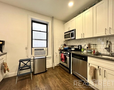141 Joralemon Street - Photo Thumbnail 5