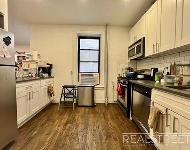 141 Joralemon Street - Photo Thumbnail 6