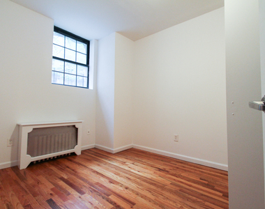 West 73rd Street - Photo Thumbnail 4
