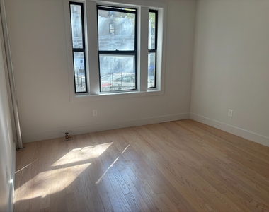 W.192nd St and Wadsworth Avenue - Photo Thumbnail 10