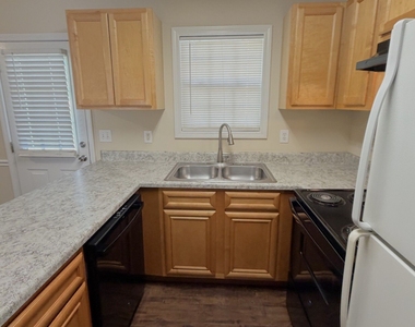 519 Lawson Street - Photo Thumbnail 15