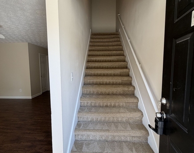 519 Lawson Street - Photo Thumbnail 11