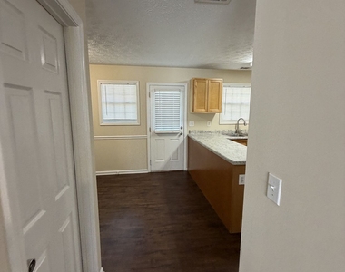 519 Lawson Street - Photo Thumbnail 13