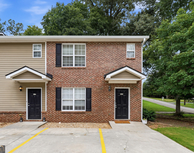 519 Lawson Street - Photo Thumbnail 4