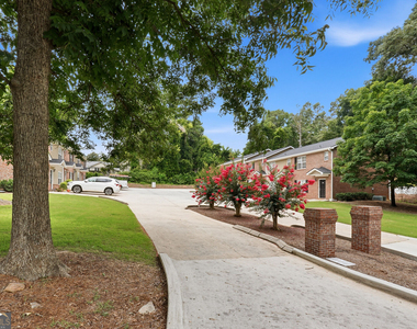 519 Lawson Street - Photo Thumbnail 8
