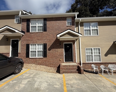 519 Lawson Street - Photo Thumbnail 2
