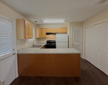 519 Lawson Street - Photo Thumbnail 14