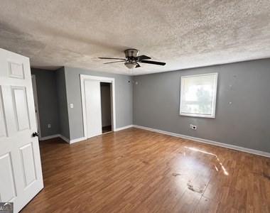 2120 Mutual Avenue - Photo Thumbnail 4