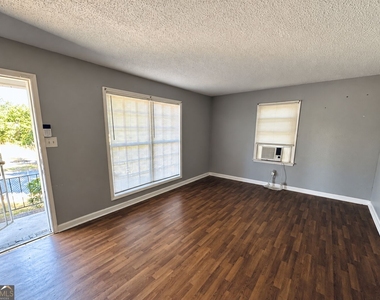 2120 Mutual Avenue - Photo Thumbnail 2