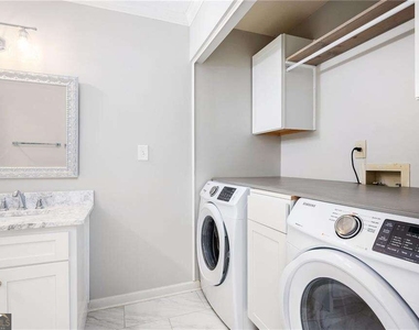 4303 Pine Heights Drive Ne - Photo Thumbnail 9