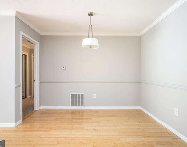 4303 Pine Heights Drive Ne - Photo Thumbnail 13