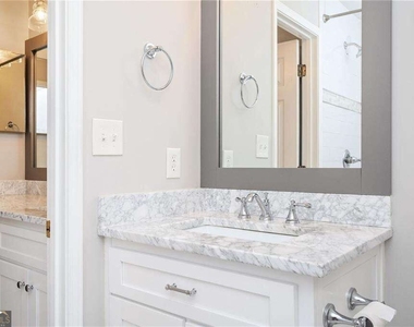 4303 Pine Heights Drive Ne - Photo Thumbnail 12