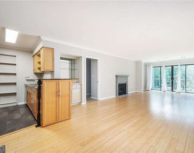 4303 Pine Heights Drive Ne - Photo Thumbnail 3