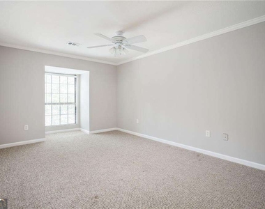 4303 Pine Heights Drive Ne - Photo Thumbnail 10
