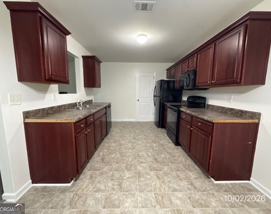 1096 Mcconaughy Court - Photo Thumbnail 4
