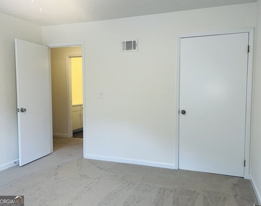 116 Lafayette Court - Photo Thumbnail 18