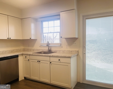116 Lafayette Court - Photo Thumbnail 11