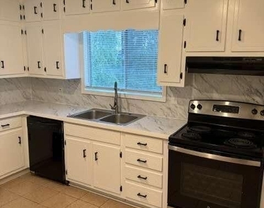5921 Kay Drive - Photo Thumbnail 5