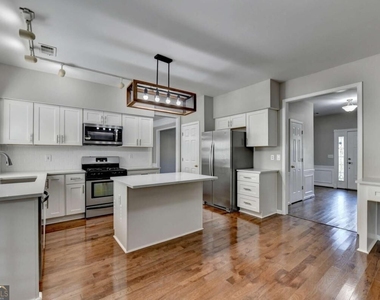 7470 Brookwood Way - Photo Thumbnail 23
