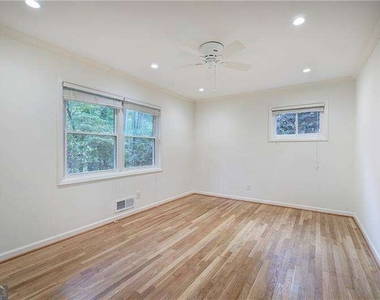 1990 Glenroy Place Se - Photo Thumbnail 23
