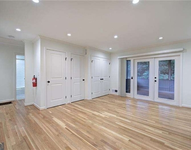 1990 Glenroy Place Se - Photo Thumbnail 10