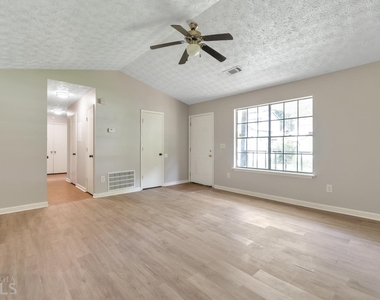 800 Durham Crossing - Photo Thumbnail 3