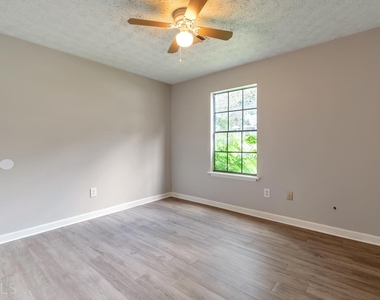 800 Durham Crossing - Photo Thumbnail 9