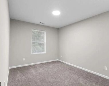 403 Breanna Way - Photo Thumbnail 18