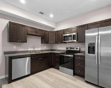 403 Breanna Way - Photo Thumbnail 3