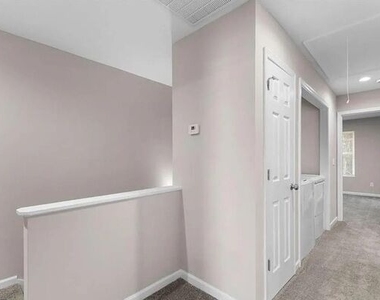 403 Breanna Way - Photo Thumbnail 10