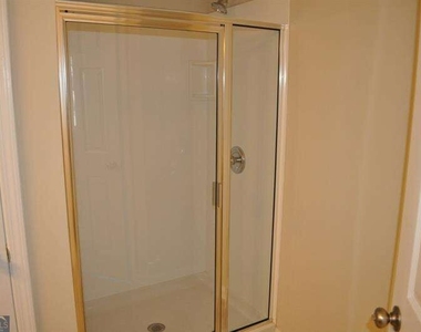 941 Pierce Ivy Court - Photo Thumbnail 14