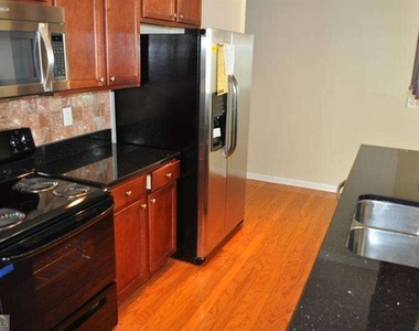 941 Pierce Ivy Court - Photo Thumbnail 4