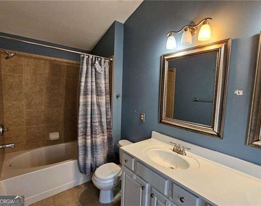 1367 Thornborough Drive - Photo Thumbnail 14