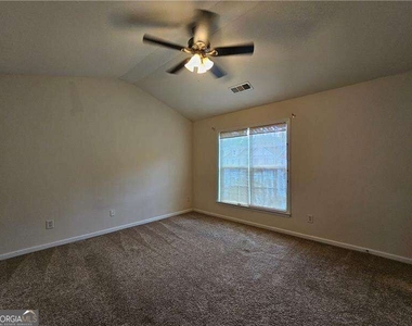 1367 Thornborough Drive - Photo Thumbnail 9