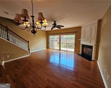 1367 Thornborough Drive - Photo Thumbnail 3