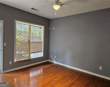 1367 Thornborough Drive - Photo Thumbnail 23