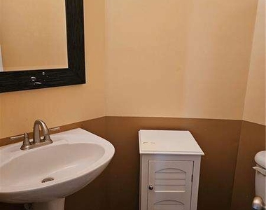1367 Thornborough Drive - Photo Thumbnail 20